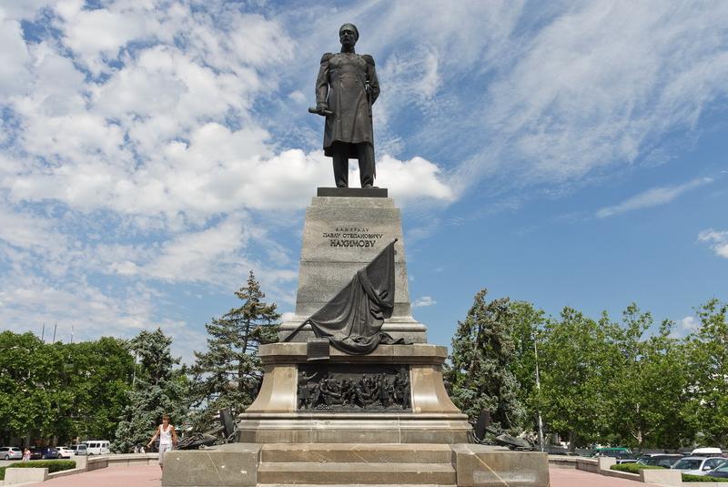 Памятник выглядит очень красиво