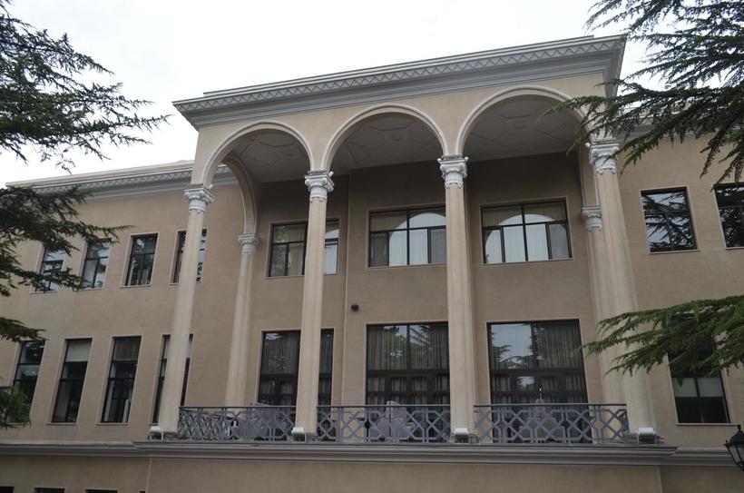 Из окон ресторана открывается панорама Тбилиси