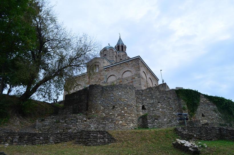 Собор воздвигнут на самом высоком месте Царевца