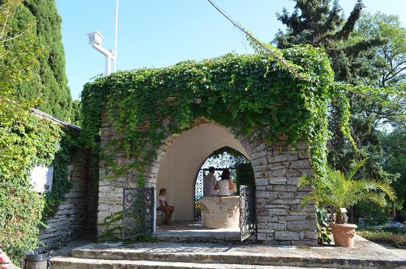 В ботаническом саду много укромных мест для отдыха