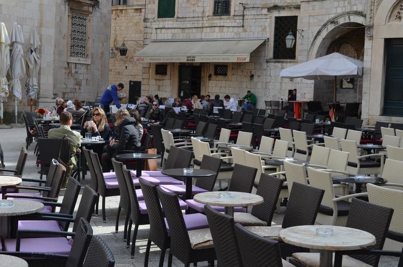 Один из многочисленных ресторанов