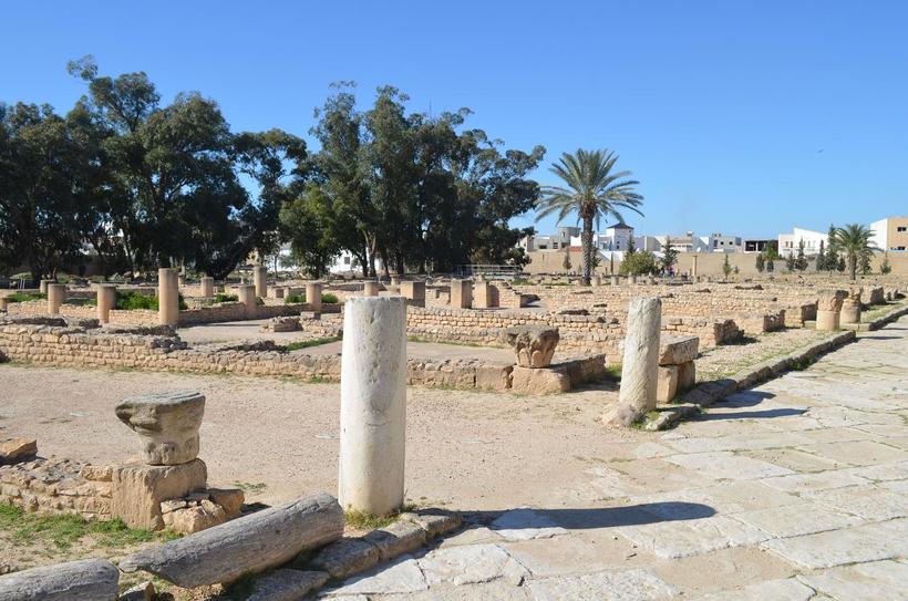 Часть музейной экспозиции расположена под открытым небом