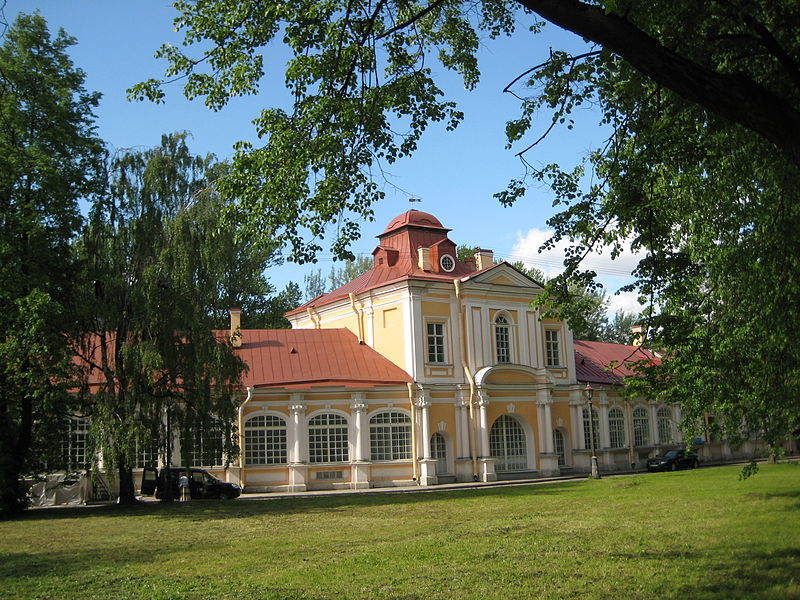 Один из корпусов лавры