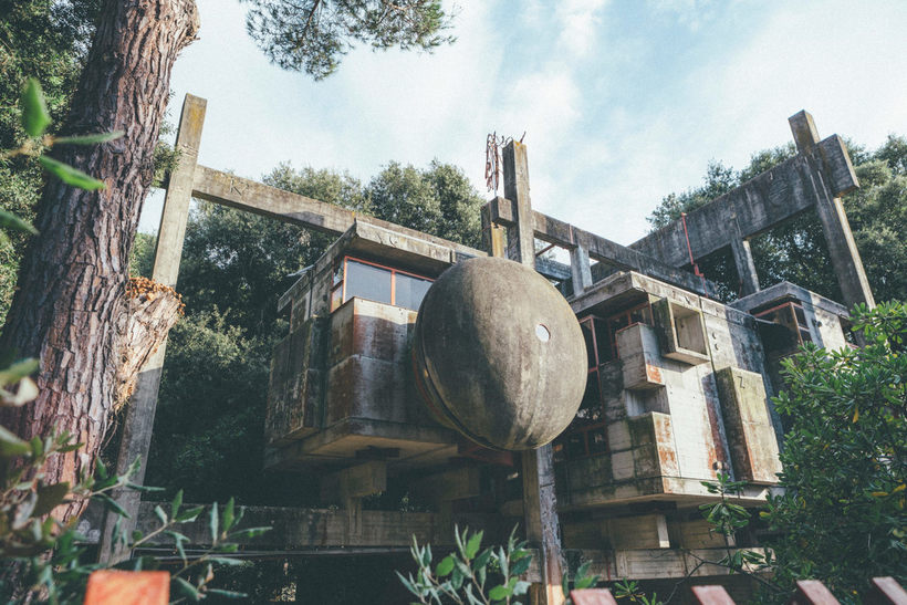 Блог - Заброшенный дом Casa Sperimentale в Риме — грандиозная скрытая архитектурная реликвия Заброшенный дом Casa Sperimentale в Риме — грандиозная скрытая архитектурная реликвия
