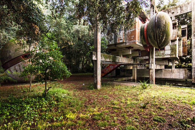 Блог - Заброшенный дом Casa Sperimentale в Риме — грандиозная скрытая архитектурная реликвия Заброшенный дом Casa Sperimentale в Риме — грандиозная скрытая архитектурная реликвия