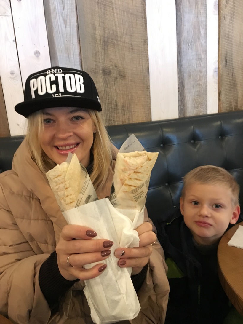 Разве можно в Ростове не попробовать шаурму?!