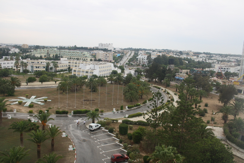 Вид на курорт Сусс с 5 этажа.