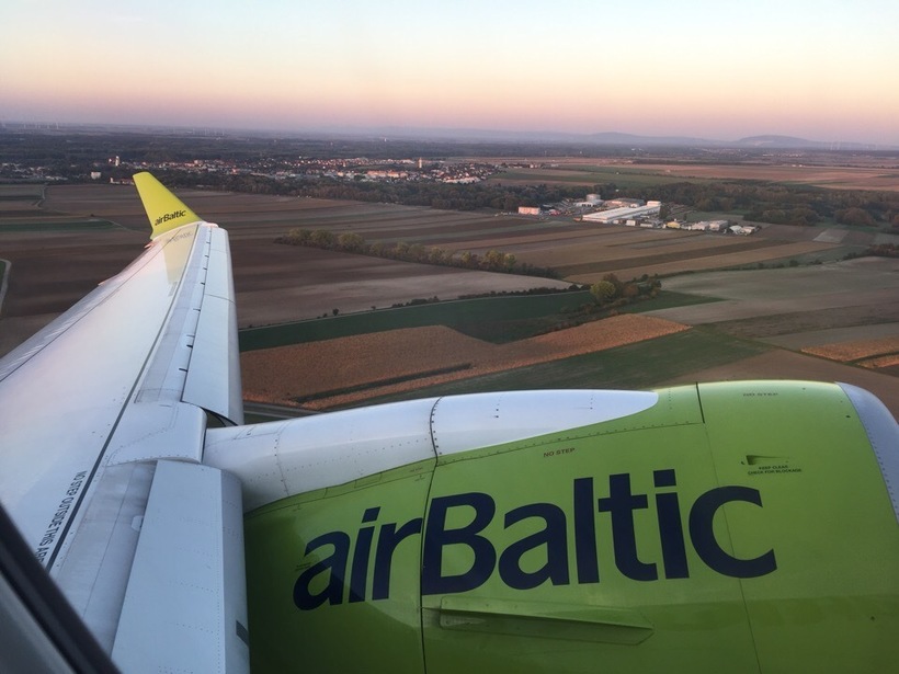 Крыло самолета Air Baltic