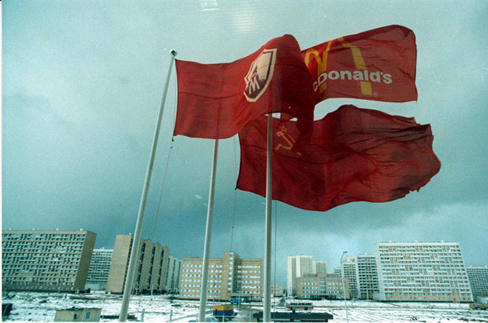 Блог - Эпические фото о том, как в Москве в 1990 году открылся первый McDonald’s Эпические фото о том, как в Москве в 1990 году открылся первый McDonald’s
