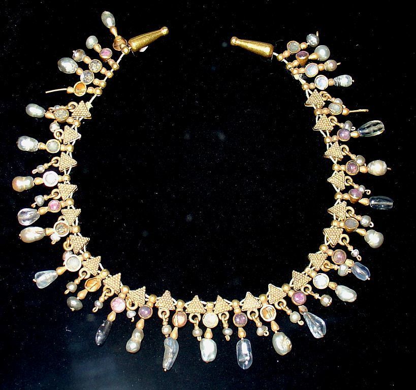 Украшения, созданные древними болгарами, выглядят красиво