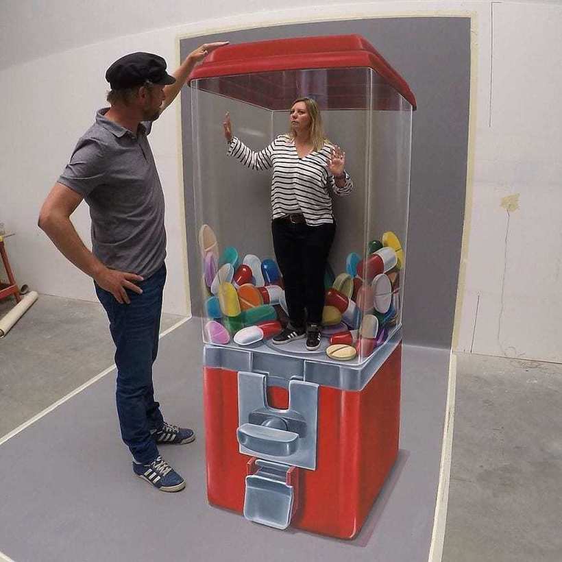 Художник создает невероятные рисунки на асфальте, возле которых хочется остановиться