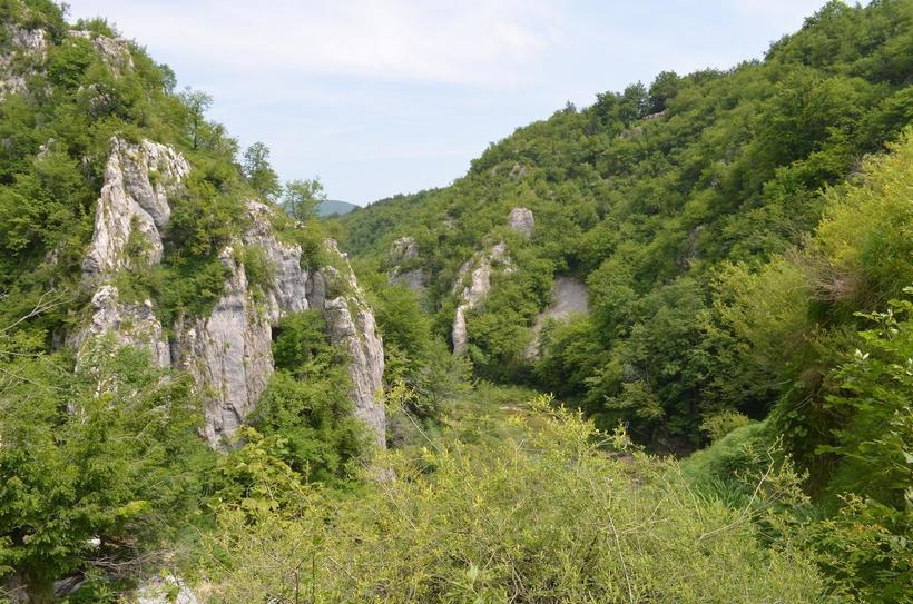 Горы, окружающие Нижние озера, придется покорять пешком