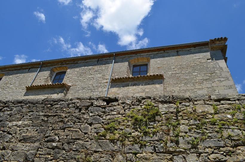 Одно из старинных зданий