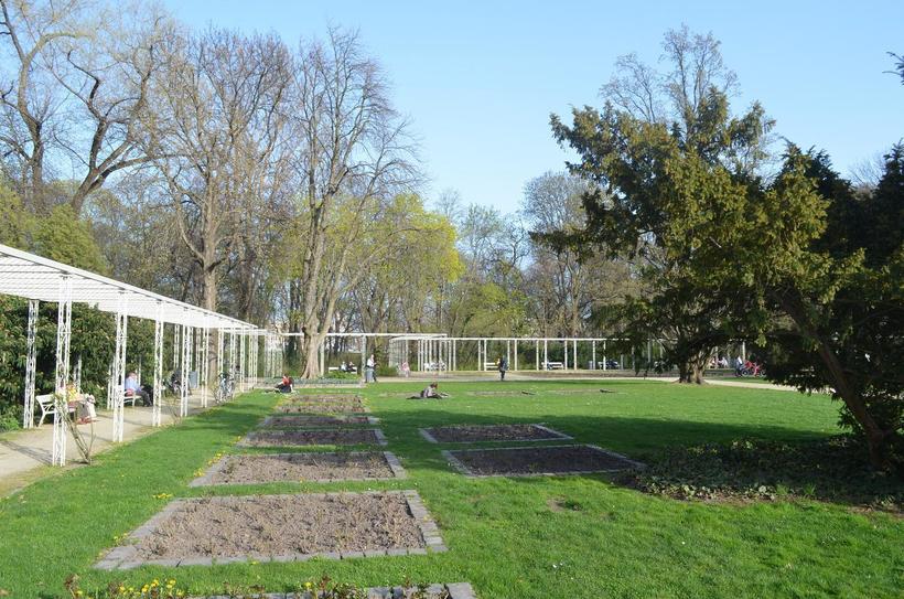 В будние дни на острове мало людей