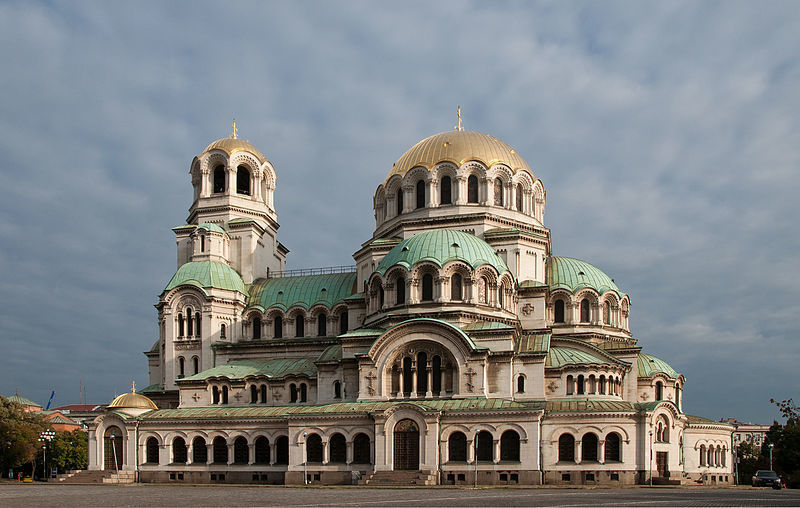 Храм большой и красивый