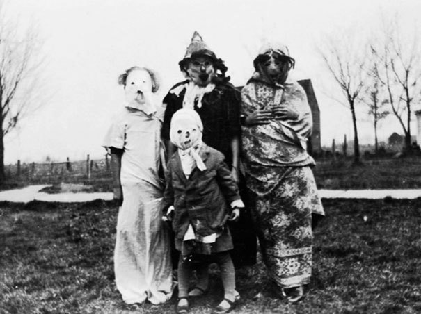 Блог - 20 старинных костюмов для Хэллоуина, которые будут сниться в кошмарах 20 старинных костюмов для Хэллоуина, которые будут сниться в кошмарах