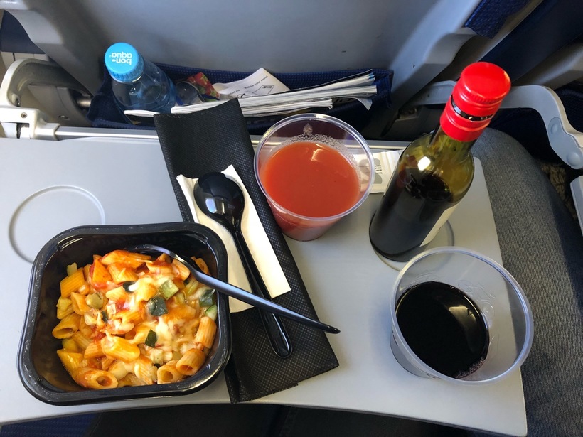 питание на борту KLM