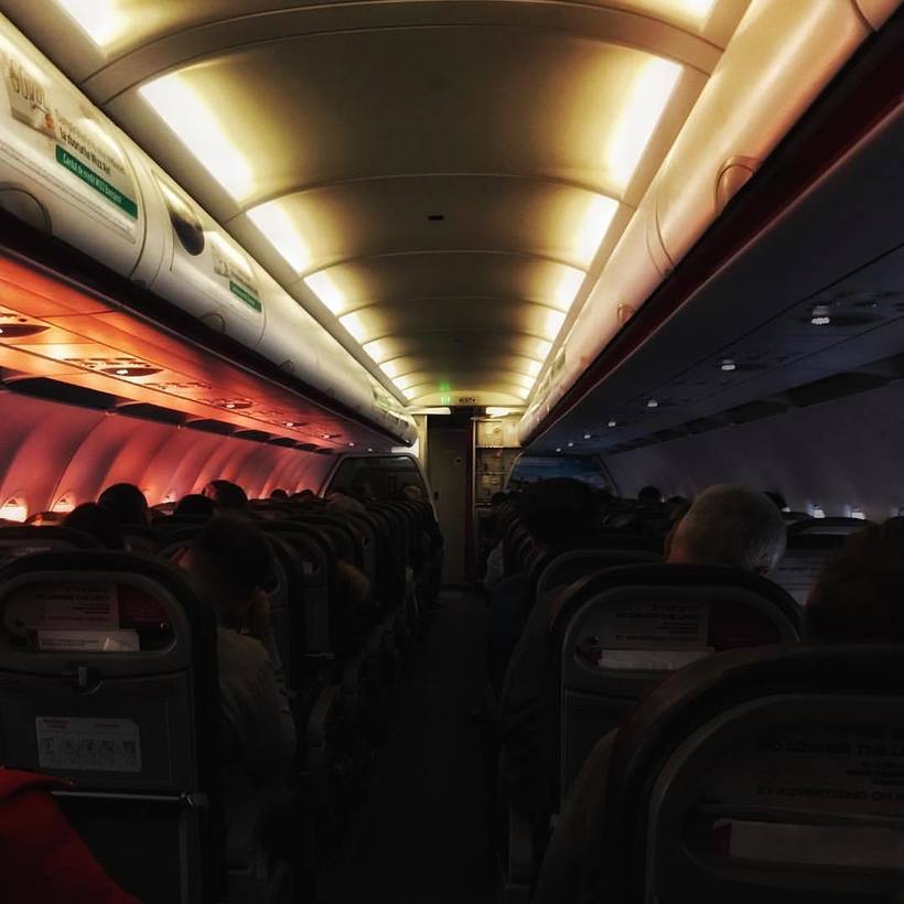 салон самолёта Wizz Air