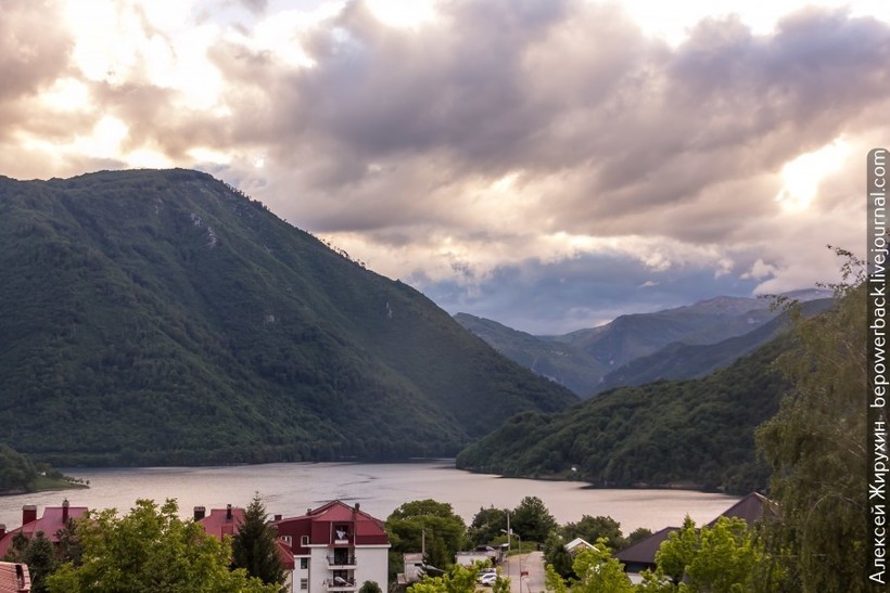 Дорога между Боснией и Черногорией — одна из красивейших границ