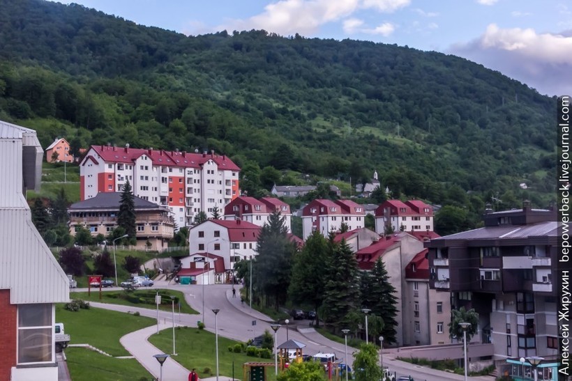 Дорога между Боснией и Черногорией — одна из красивейших границ