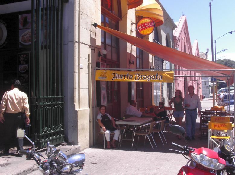 Уличное кафе