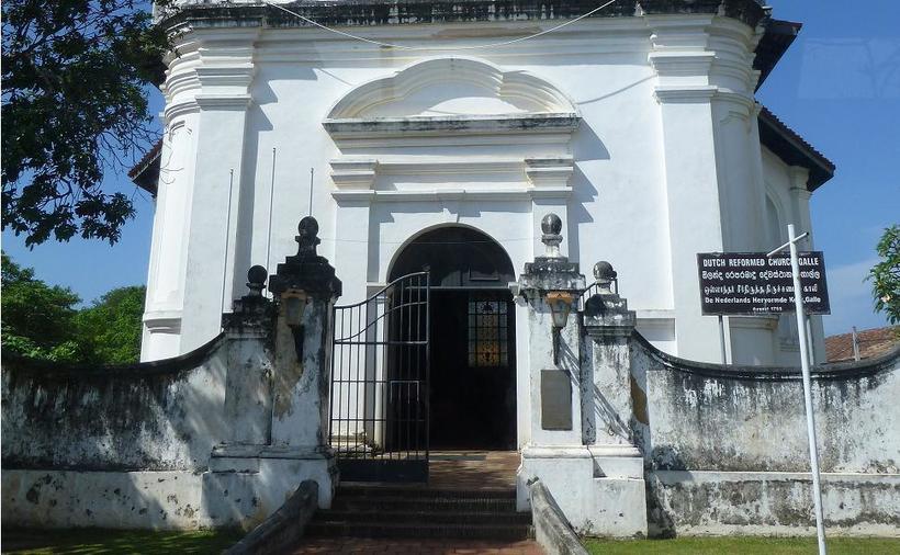 Вход в церковь