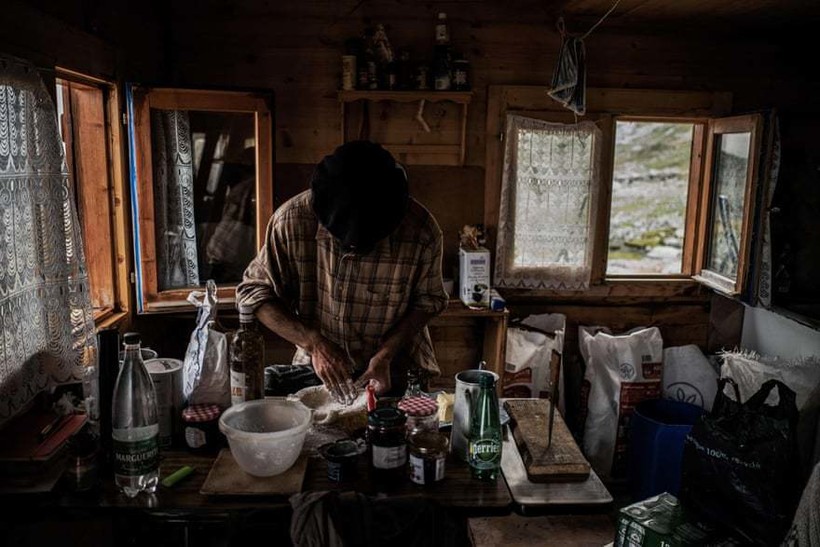 21 одна фотография о том, как живут пастухи в Альпах