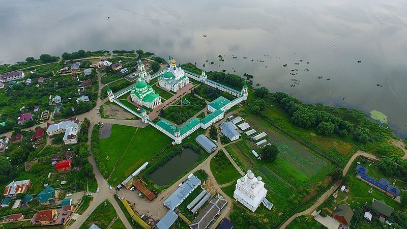 Монастырь с высоты птичьего полета