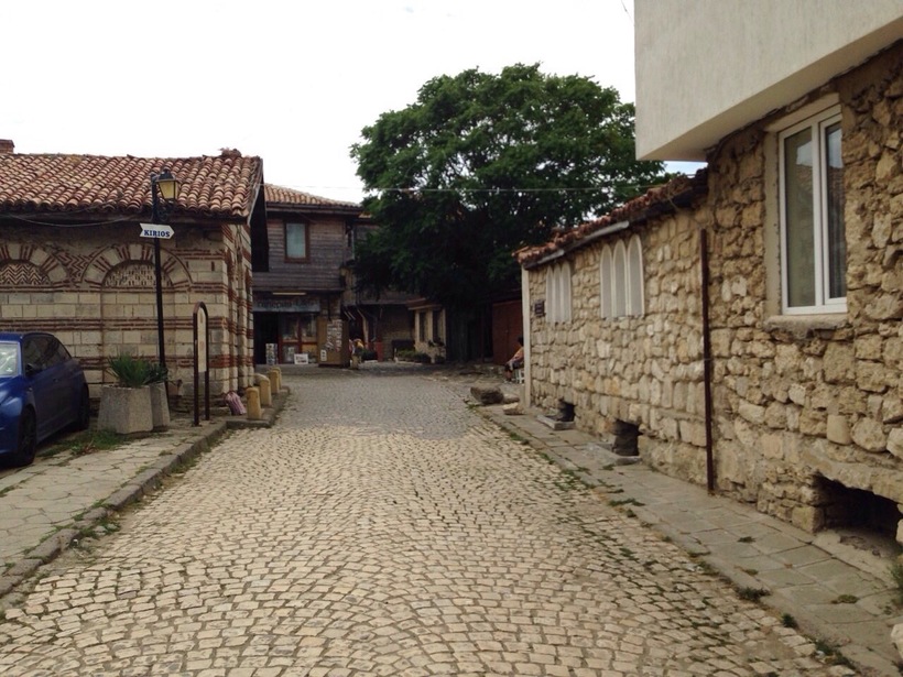 Узкие улочки Несебра