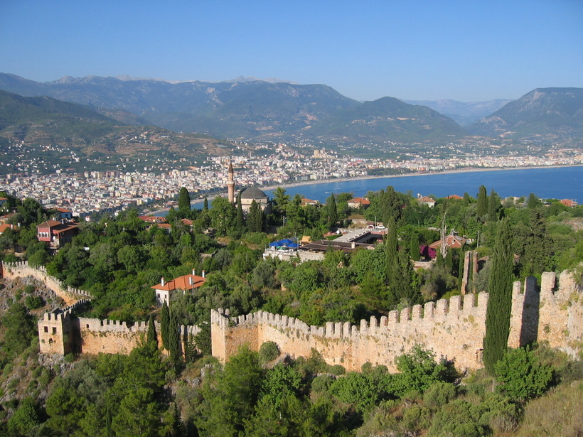 Вид из крепости на Аланью