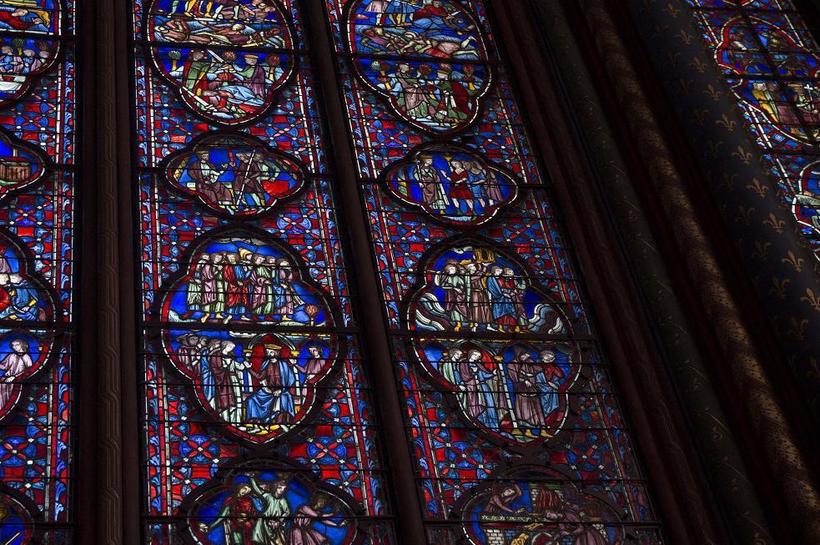 Каждый витраж проникнут символизмом