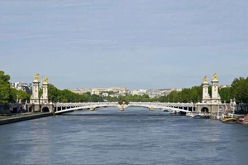 Самый красивый мост Парижа