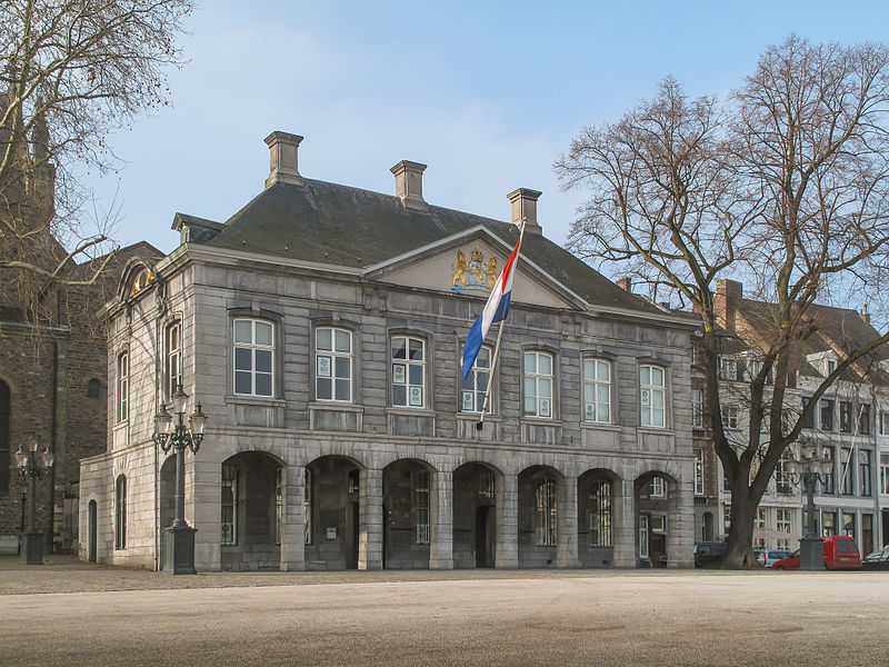 Одно из старинных зданий