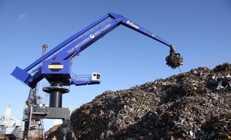 17 впечатляющих фотографий о том, как утилизируют старые машины