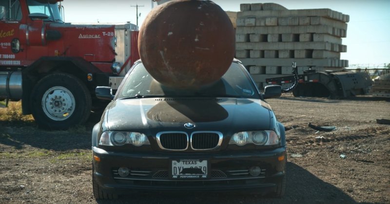 17 впечатляющих фотографий о том, как утилизируют старые машины