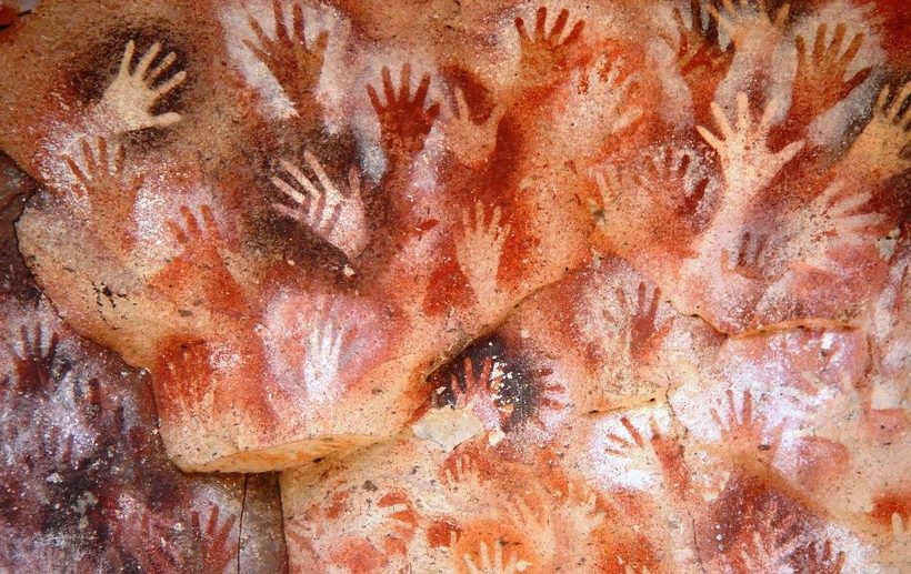 Блог - Наскальные рисунки, которых больше нет нигде в мире: пещера рук в Аргентине Наскальные рисунки, которых больше нет нигде в мире: пещера рук в Аргентине