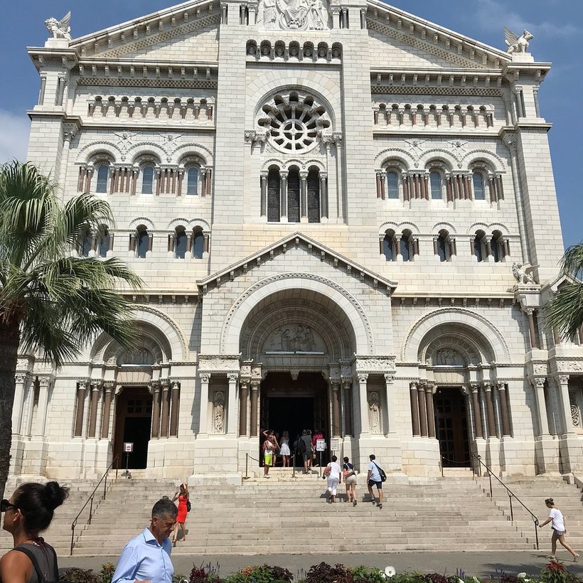 Собор в Монако Notre-Dame-Immaculée, май 2018