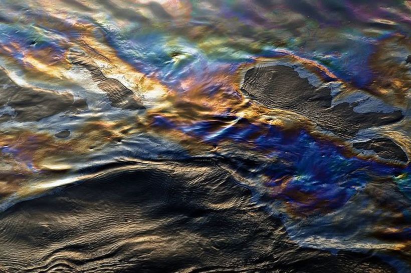 Блог - Байкал под угрозой: в воду уникального озера ежедневно поступает нефть Байкал под угрозой: в воду уникального озера ежедневно поступает нефть
