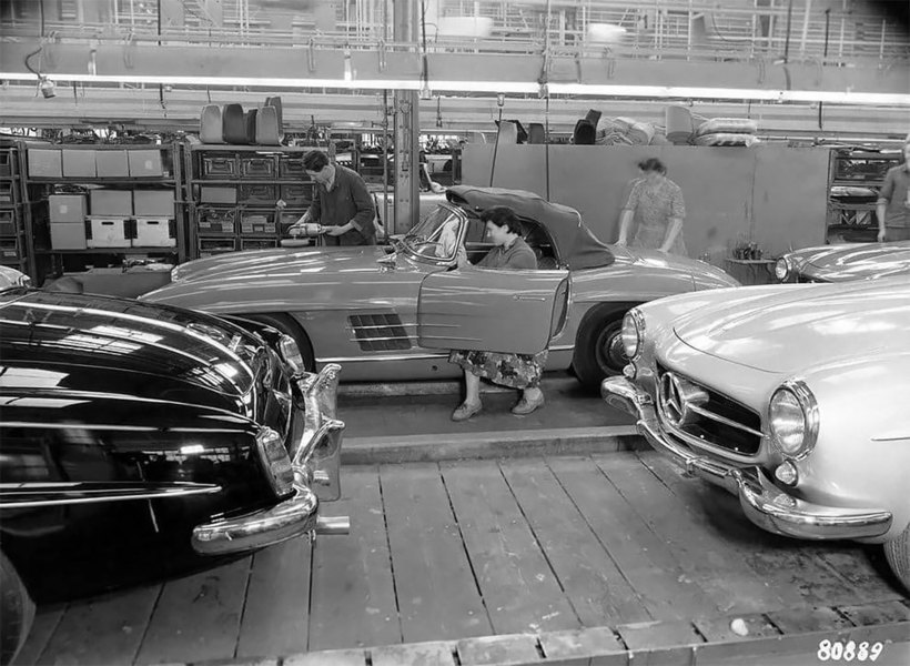 Блог - Потрясающие фото, демонстрирующие линию сборки Mercedes-Benz 190 SL в 1958 году Потрясающие фото, демонстрирующие линию сборки Mercedes-Benz 190 SL в 1958 году