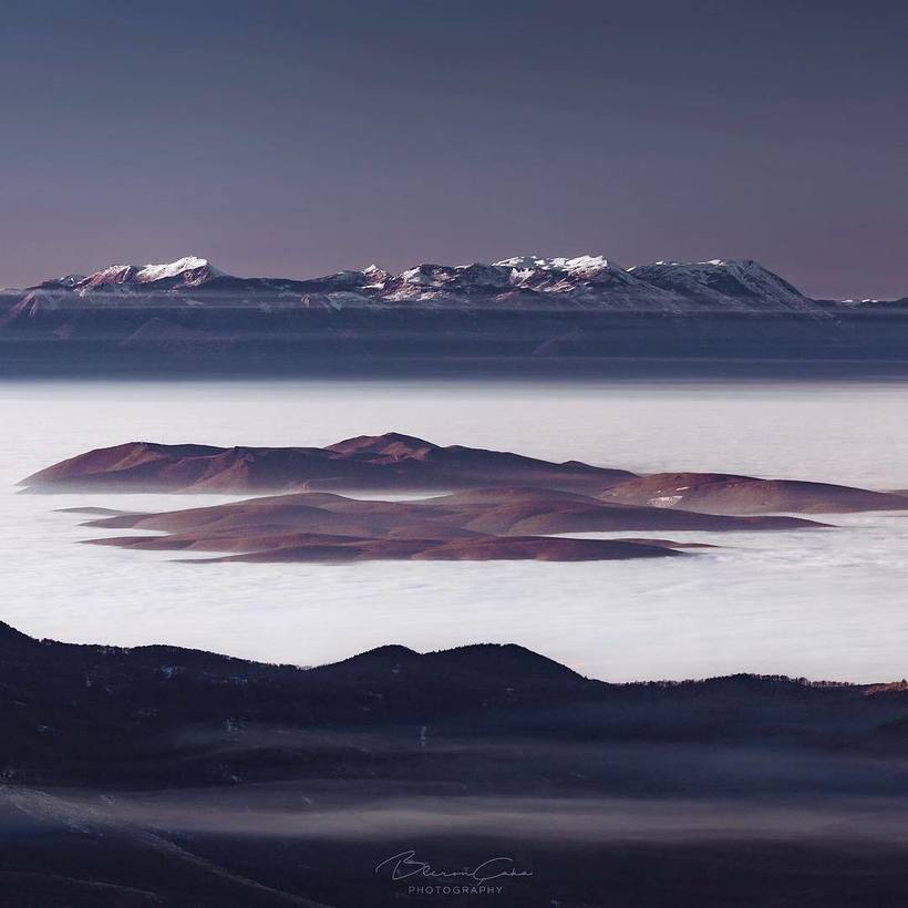Фотограф из Косово снимает завораживающие пейзажи, в которых нет ничего лишнего