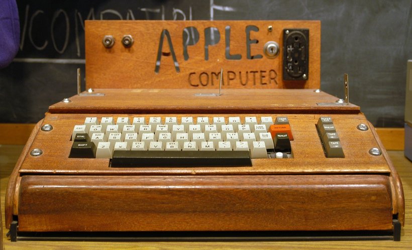 Первый продукт Apple, разработанный сооснователем империи Стивом Возняком Первый продукт Apple, разработанный сооснователем империи Стивом Возняком