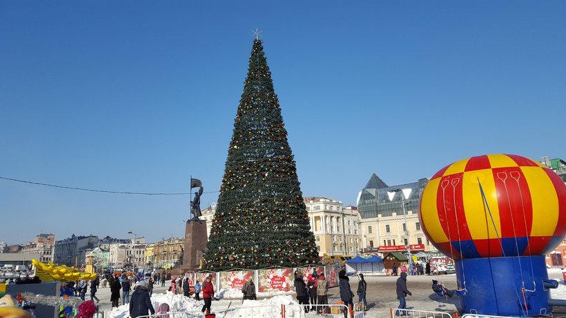 Центральная площадь Владивостока в декабре