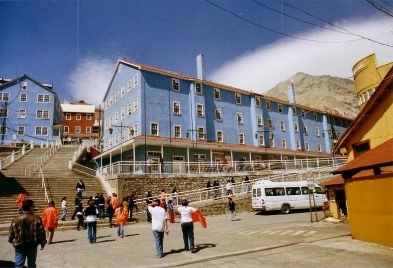 Блог - Шахтерский городок Сьюэлл в Чили, который после закрытия стал очень популярен Шахтерский городок Сьюэлл в Чили, который после закрытия стал очень популярен