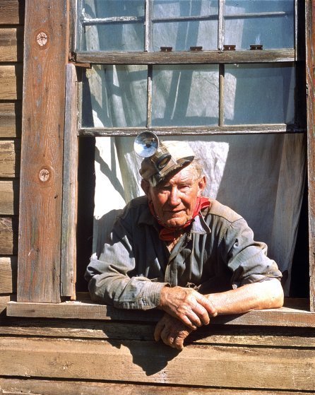 Этот пожилой американец не мог отказаться от страсти своих предков и занимался поиском золота сто лет спустя просто ради интереса. Конечно, его находка была весьма скромной: всего около тридцати долларов за 60 дней.