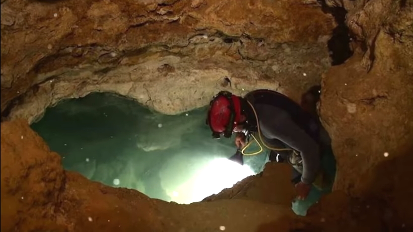 Видео: Ученые обнаружили пещеру, которая была изолирована 5 млн лет, и она невероятна