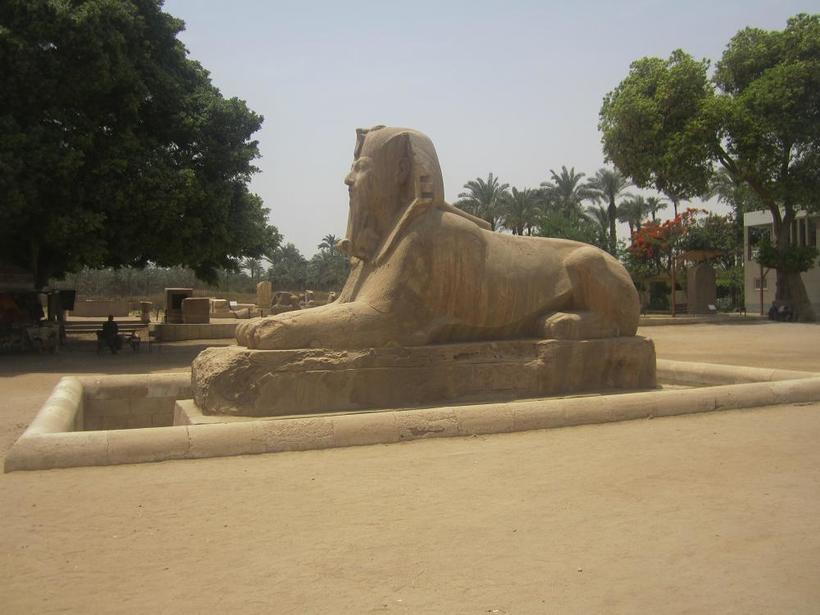 Фигура исполнена спокойстви и величавости