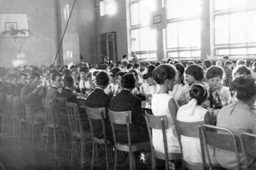 Блог - 18 любопытных фотографий о том, какими были выпускники в СССР 18 любопытных фотографий о том, какими были выпускники в СССР