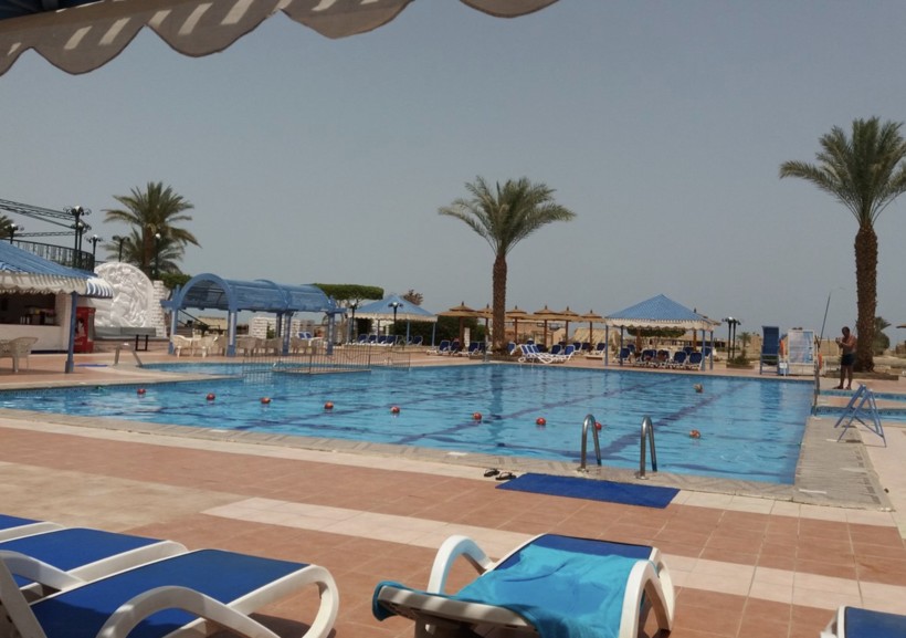 Бассейн Aladdin Beach Resort