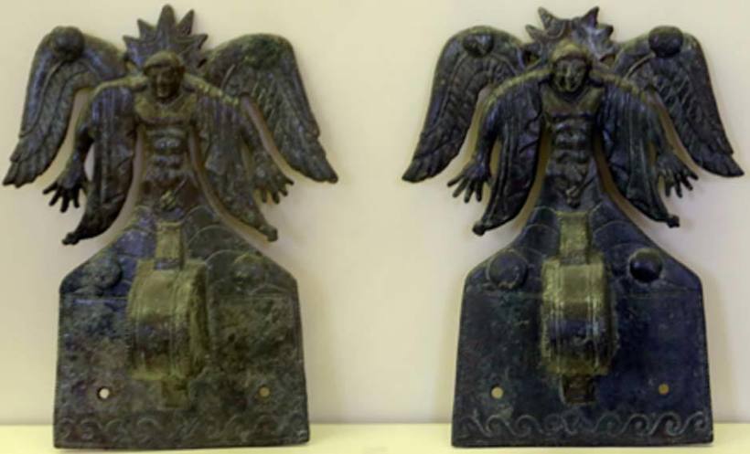 Статуэтки бога Солнца Усилы. 500-480 год до н.э. Статуэтки бога Солнца Усилы. 500-480 год до н.э.