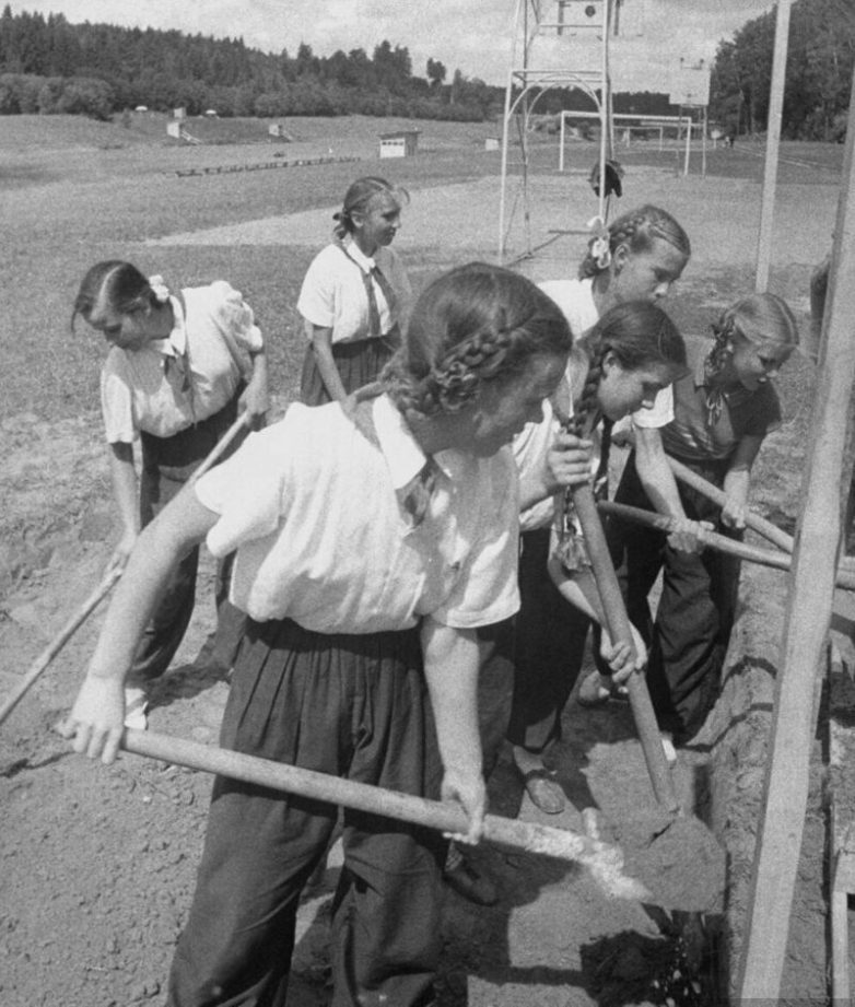 Блог - Советские девушки глазами американского фотографа из журнала LIFE Советские девушки глазами американского фотографа из журнала LIFE